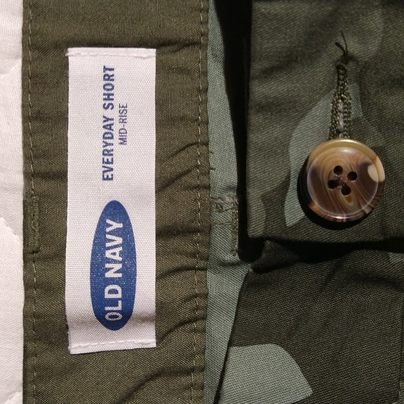 Old Navy shorts - Picture 4 of 5